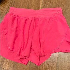 Lululemon hot pink running shorts (6)